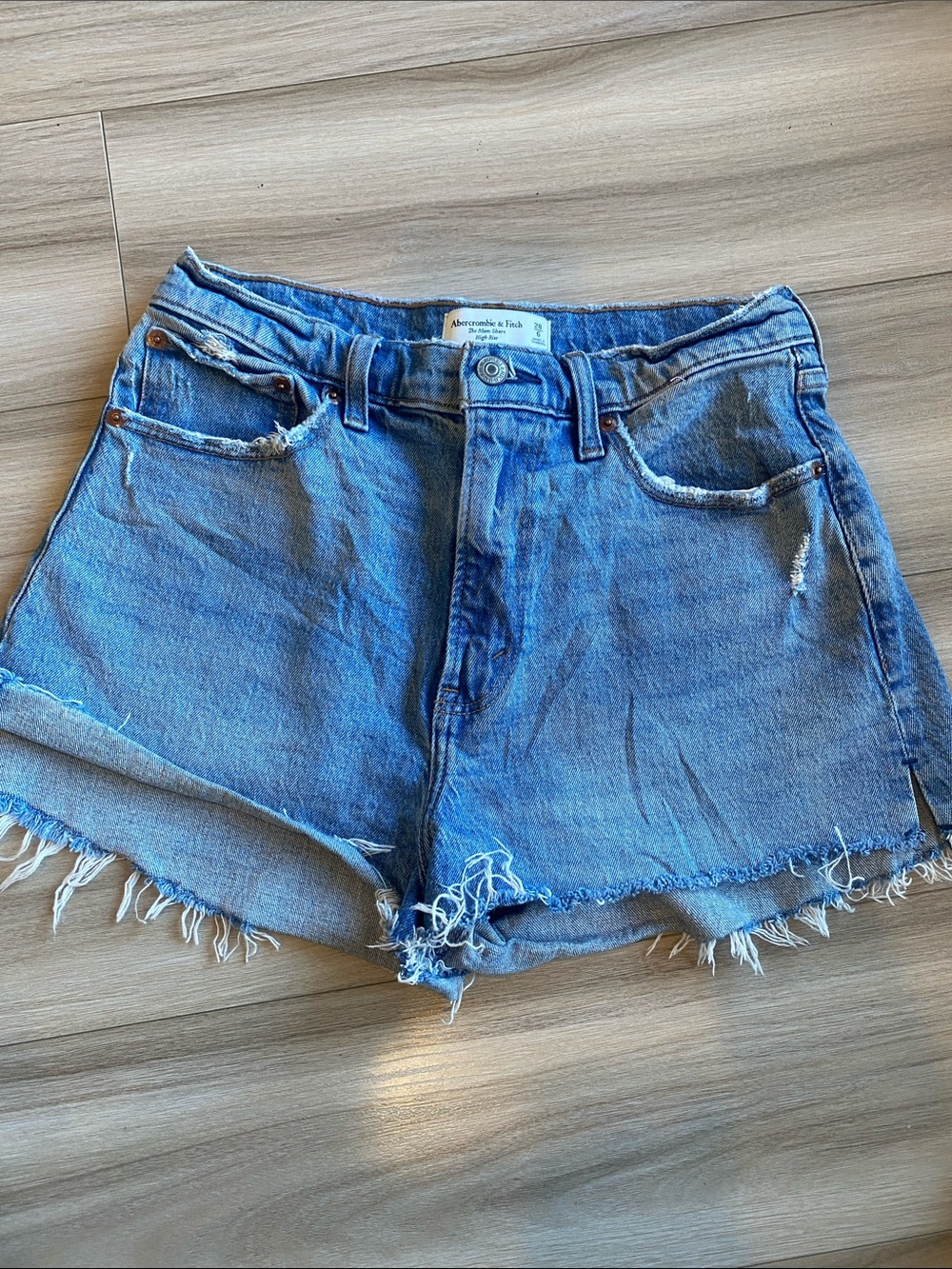 ABERCROMBIE & FITCH the mom shorts high rise